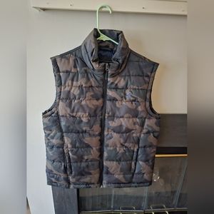 Izod loghtweight Vest